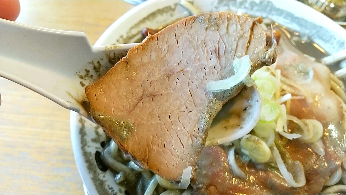 ひらこ屋は２種類のチャーシューが楽しめる！