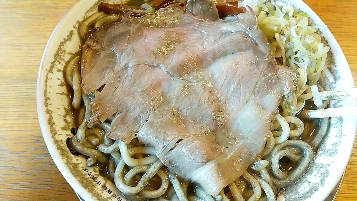 ひらこ屋の低温調理チャーシューが美味い！