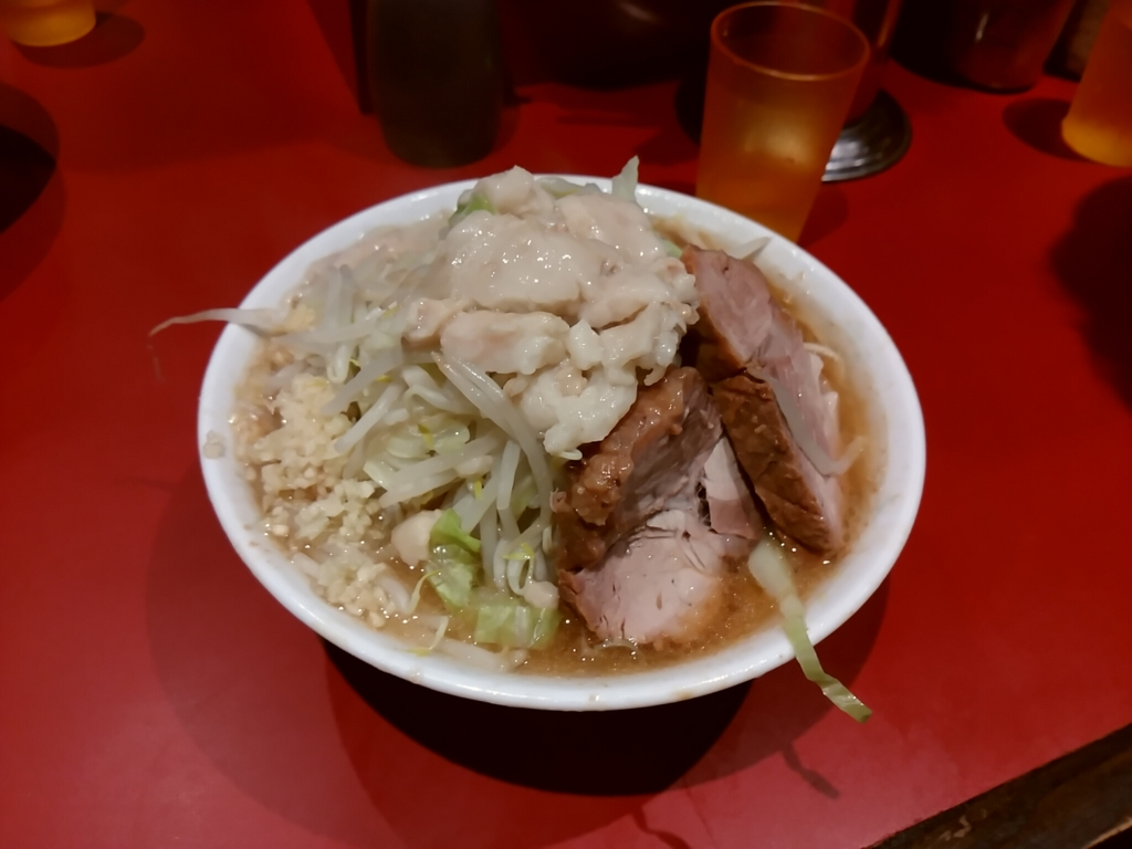 ラーメン二郎 荻窪店は初心者にも行きやすい 食べやすい 全マシニキは今日も全マシ