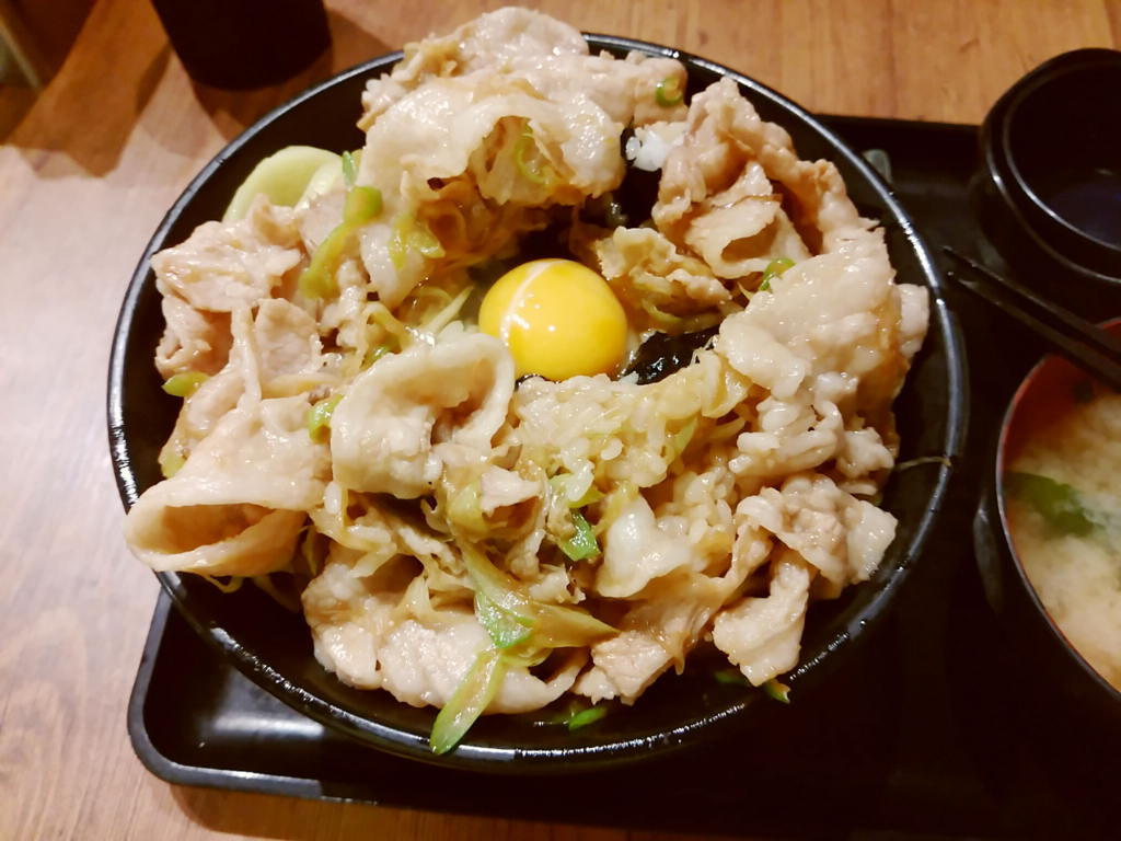 伝説のすた丼屋とかいう最高のガッツリメシ屋ｗｗｗ