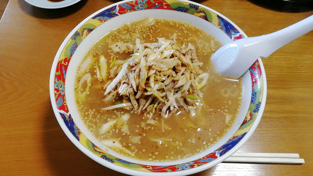 南園で人気の「ねぎみそチャーシュー麺」