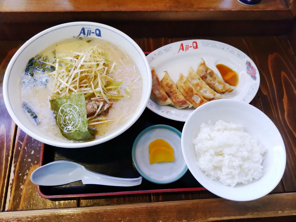 アジQと言ったら南蛮ラーメンだよね。餃子セットで大満足！