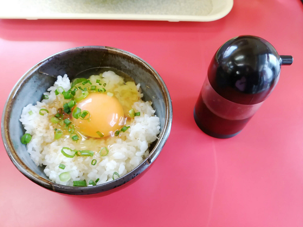 早朝の山岡家で朝ラーメン&卵かけごはんのスーパーコンボが美味すぎる！