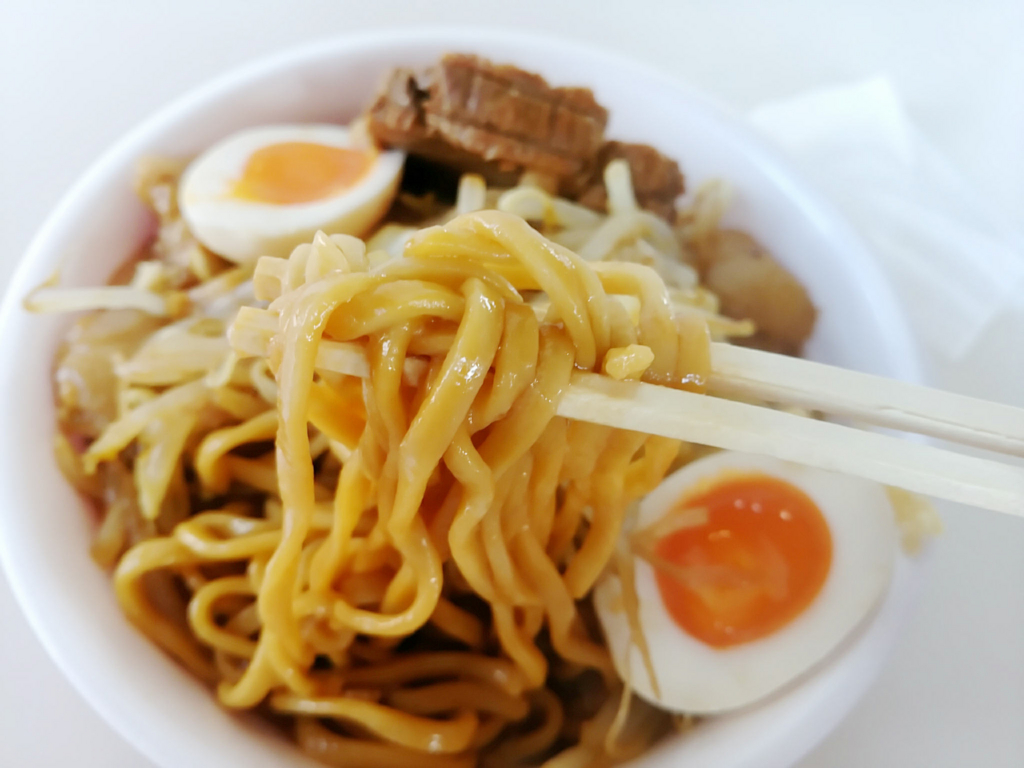 球場で二郎系ラーメンが食べられる時代になりました