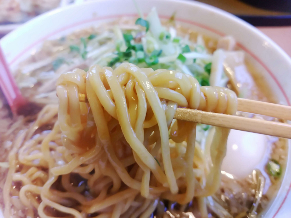 人気ラーメンチェーン三宝亭の麺リフト、麺が美味い！