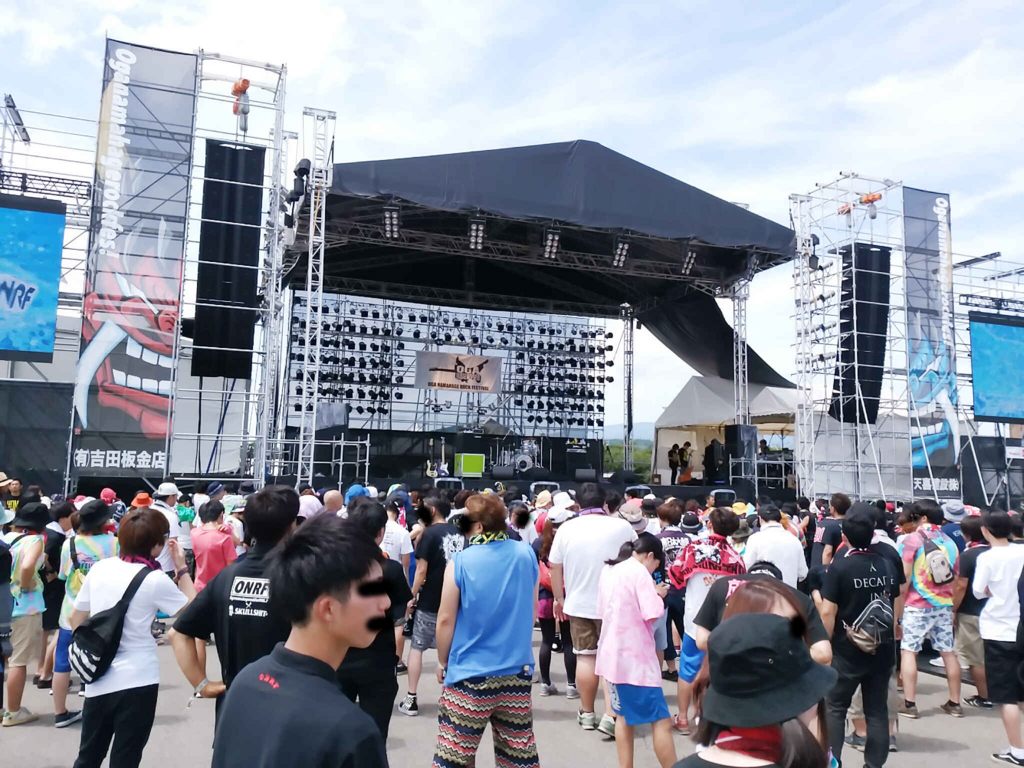 男鹿フェスのスタンディングエリアの様子。