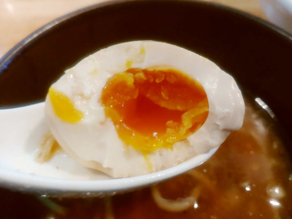 秋田ラーメン「花うさぎ」は具材まで全て妥協無しの洗練された1杯。