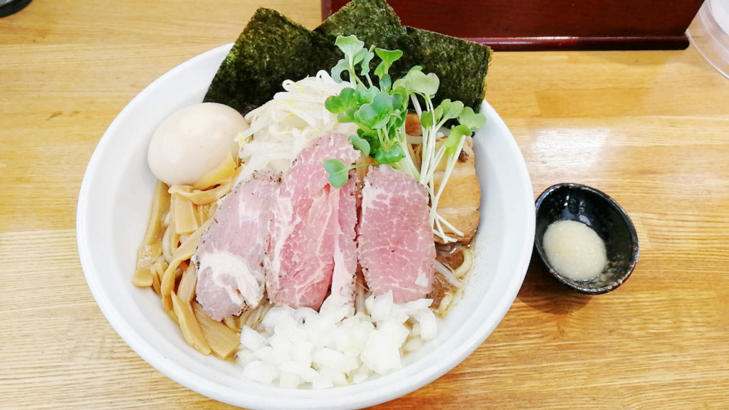 秋田ラーメン「花うさぎ」の特製ラーメン。こってりからあっさりまであります。