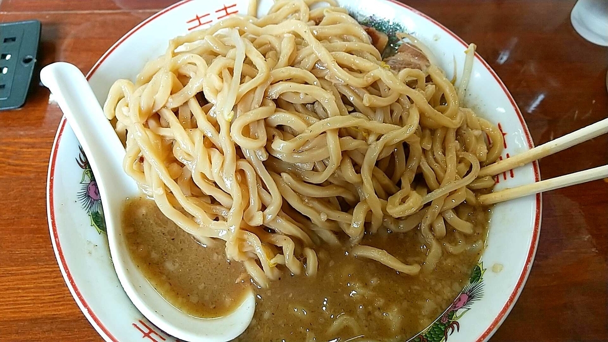 にぼすけ「濃豚じろう」の量は?食べ切れる?