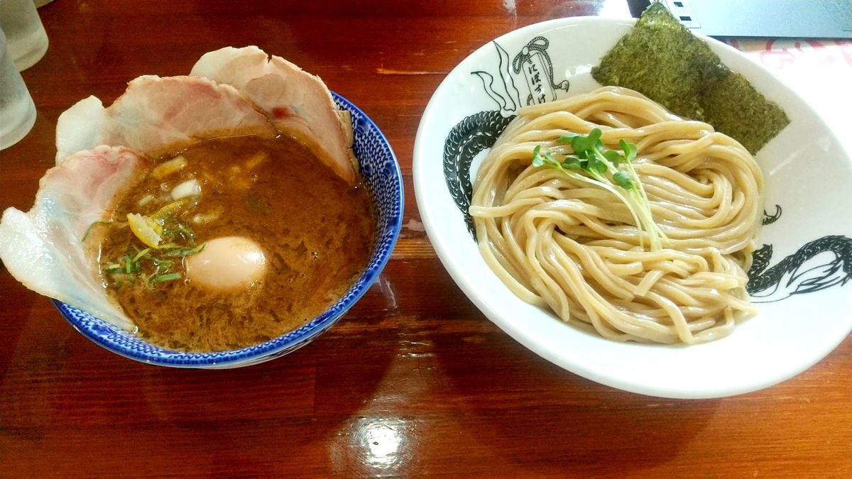麺屋にぼすけで人気「濃厚特製つけ麺」は中華蕎麦とみ田インスパイア系?
