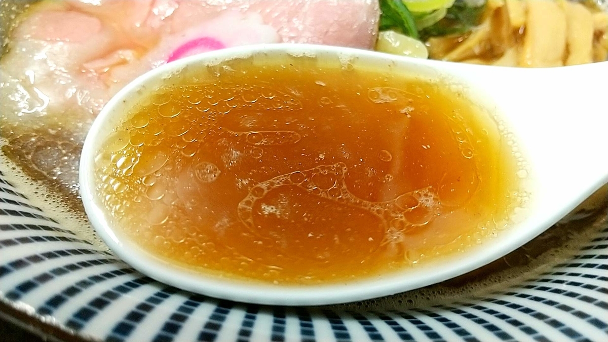 秋田市「ラゥメン大地」の煮干醤油らぅめん。オーソドックスな煮干中華。