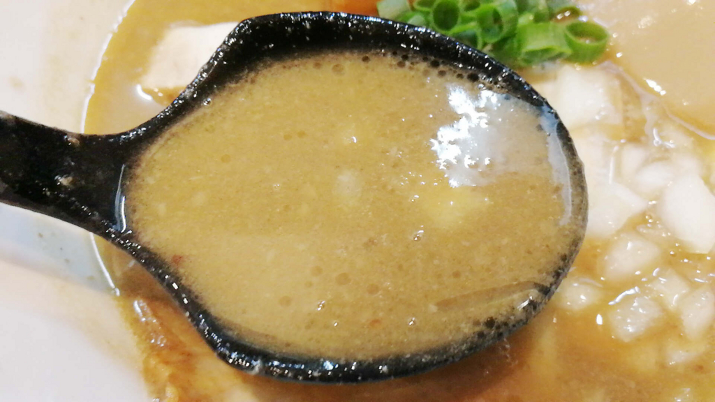 ラーメンMOSH、ジャンルは違うけど天下一品なみのドロドロスープ！