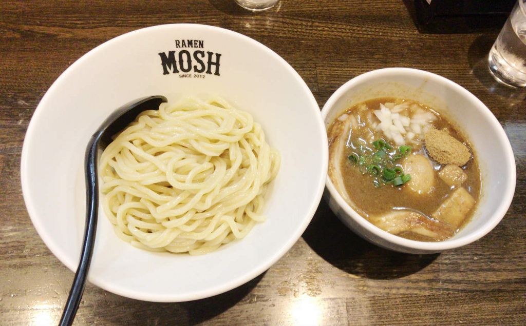 大仙市周辺、濃厚魚介豚骨系つけめんならMOSHがオススメです。