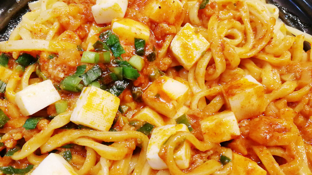 具材たっぷりコスパ抜群!セブンの蒙古タンメン冷凍汁なしラーメン!