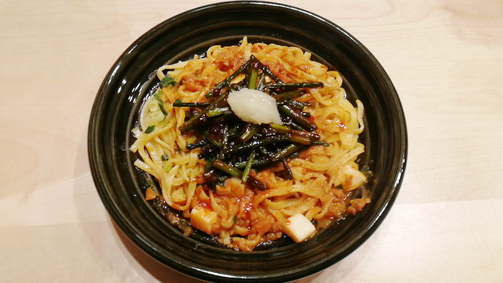 セブンイレブン蒙古タンメンシリーズはニンニクたっぷりアレンジがオススメ!