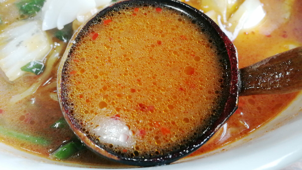 「らーめん笑」の激辛味噌ドンパン。辛くはないけど具材の旨みたっぷり美味しい！けど