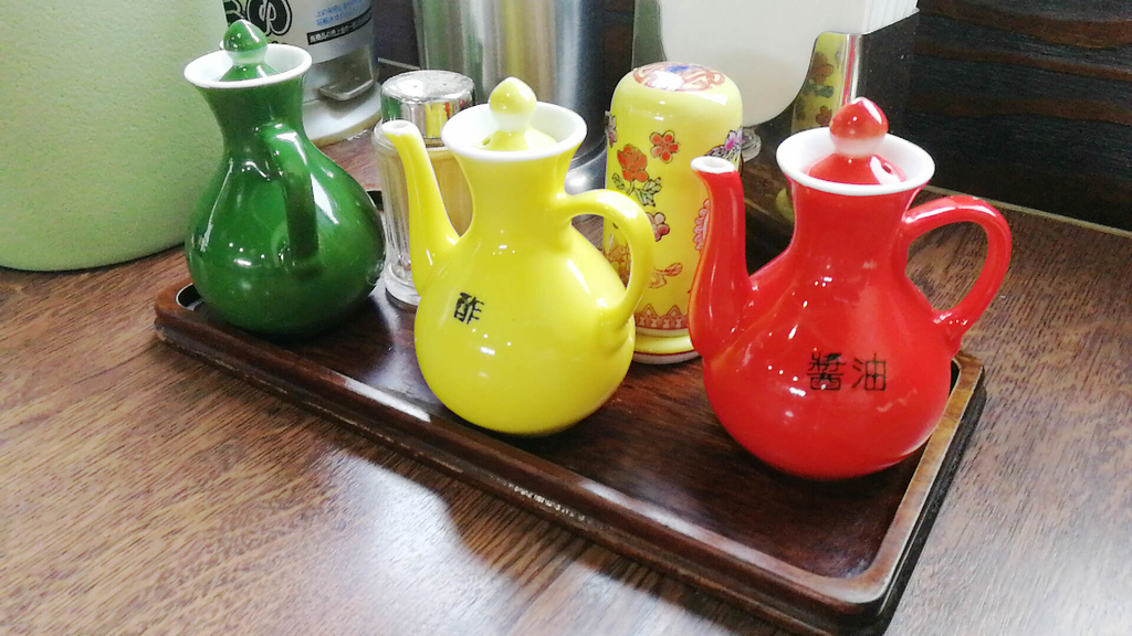 大仙市中仙「らーめん笑」の卓上調味料