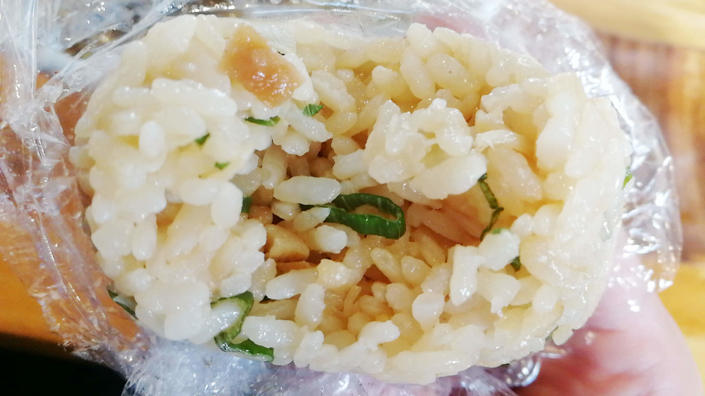 大仙市「中華そば de 小松」はラーメンと一緒に鶏むすびもどうぞ！