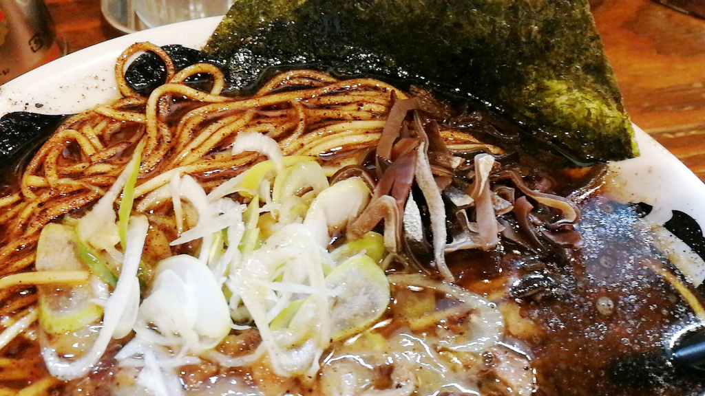 熊本ラーメン「おっぺしゃん」こってりラーメンにはネギ増しがオススメ！