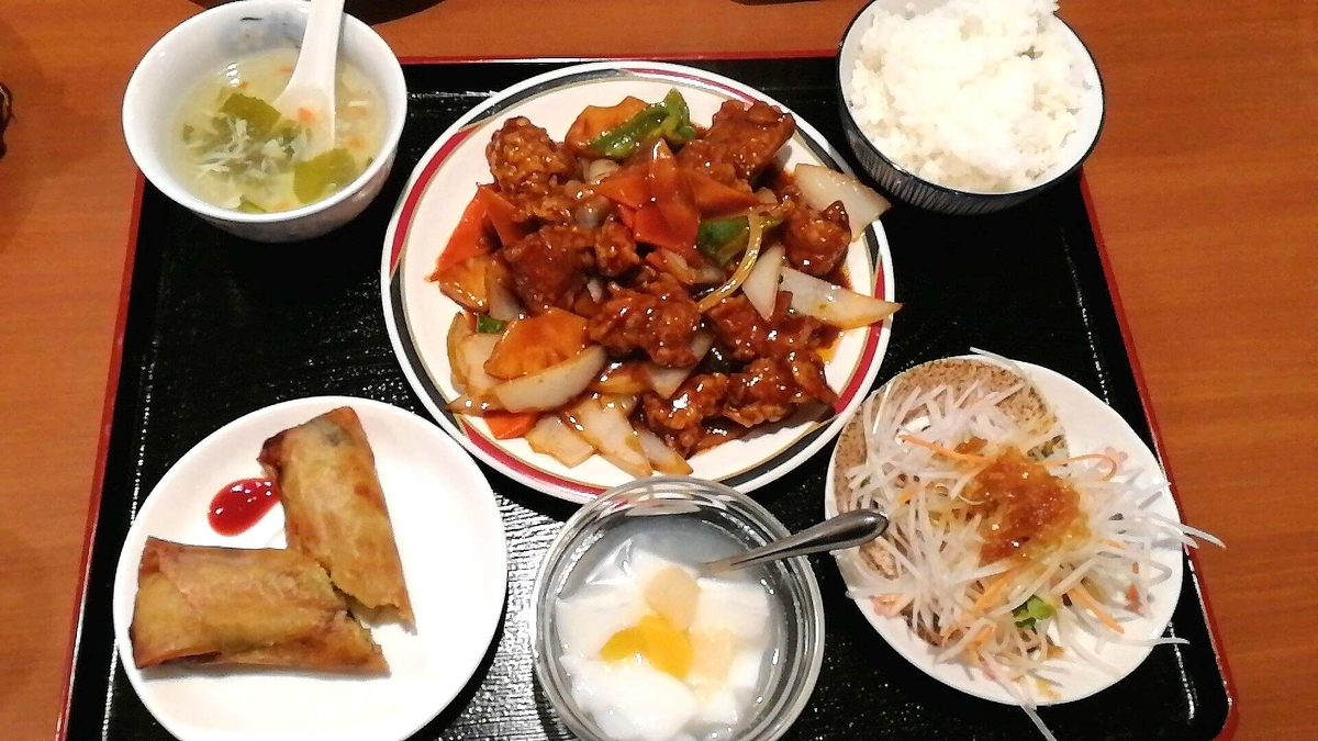 六順園大曲店で黒酢豚定食。これはボリューム満点、美味すぎる!