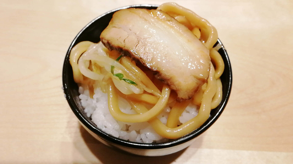 セブンの二郎系ラーメン。もはやご飯のおかずですw