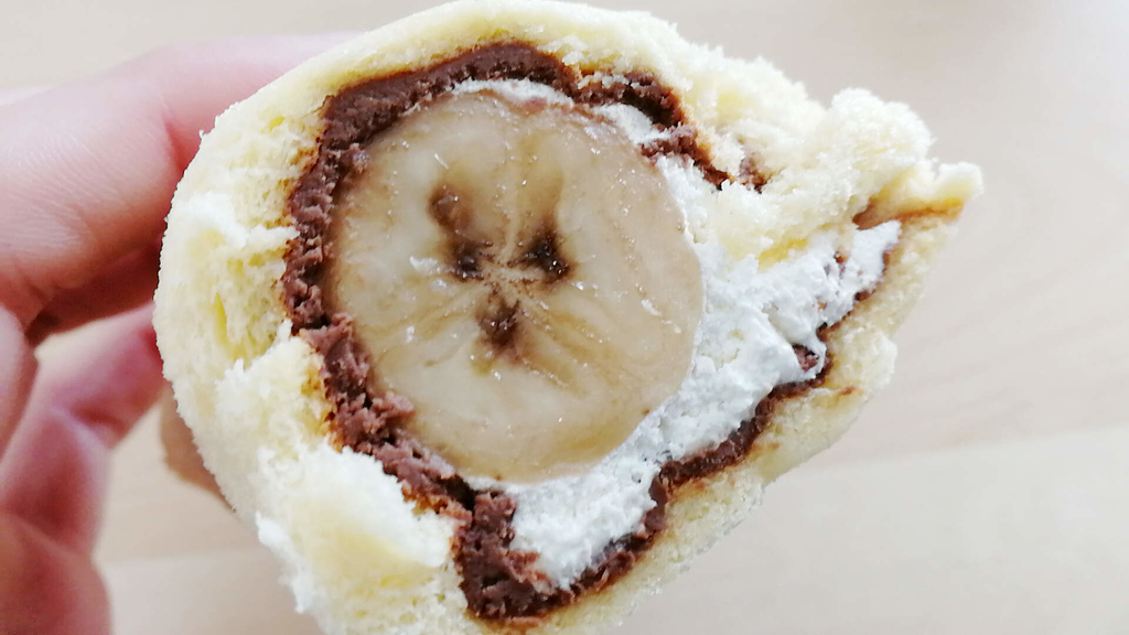 横手市「フレンドール」のバナナボート。中身ギッシリ!!!