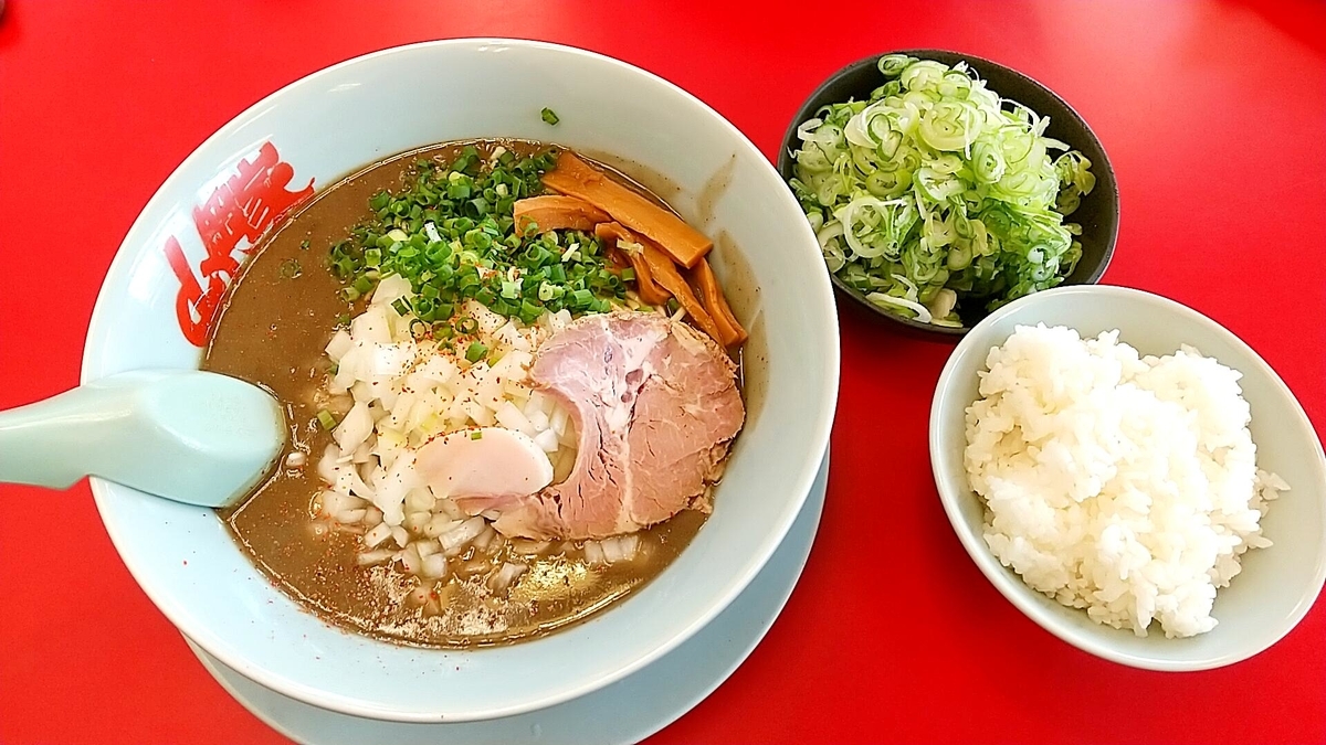 山岡家「鬼煮干ラーメン半ライスセット」で究極のライスアレンジ！？