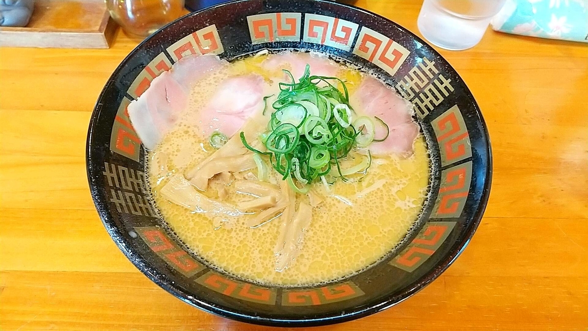 秋田オススメらーめん屋！新感覚の豚骨ラーメンで飛べ！