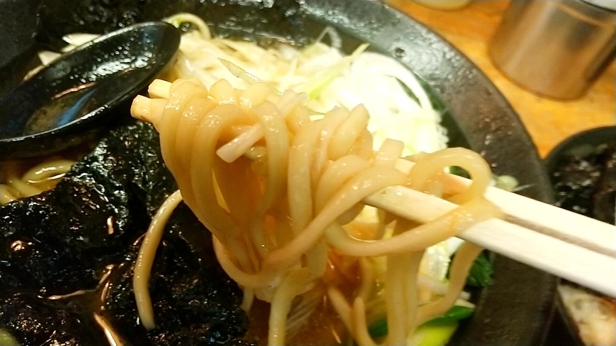 家系ラーメン傅助の麺リフト。しっかりボキめで家系してます！