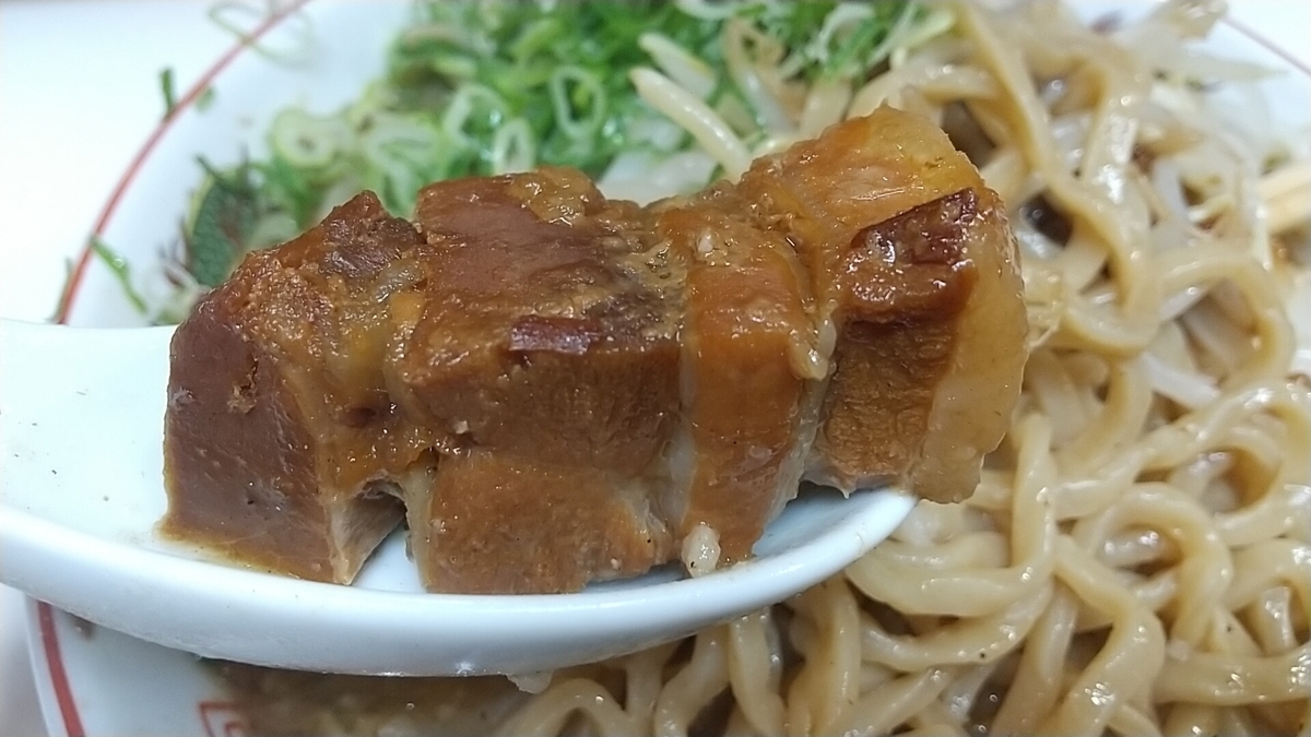 にぼすけの二郎系ラーメンの豚が改良された？美味しくなってる！