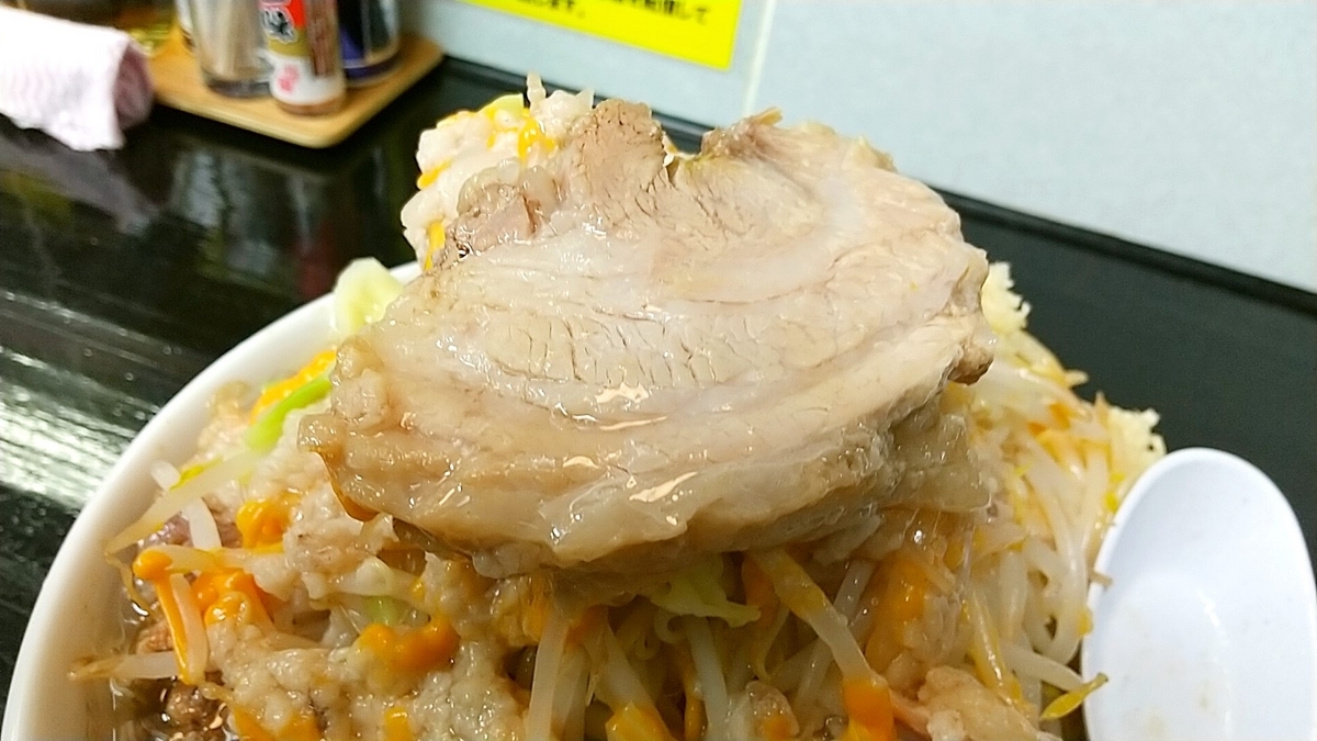 秋田No.1の二郎系!バク豚696の豚が凄い!