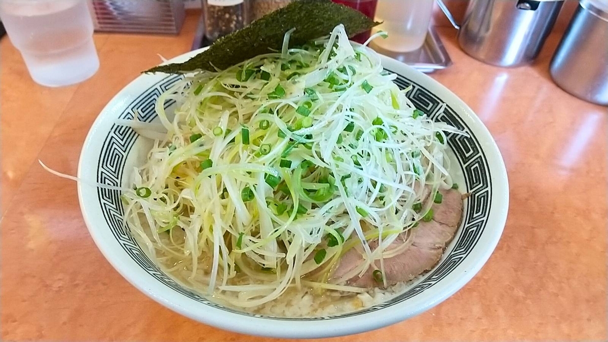 大仙市「らーめん仁喜」のこってり塩とんこつラーメン白髪ネギ！