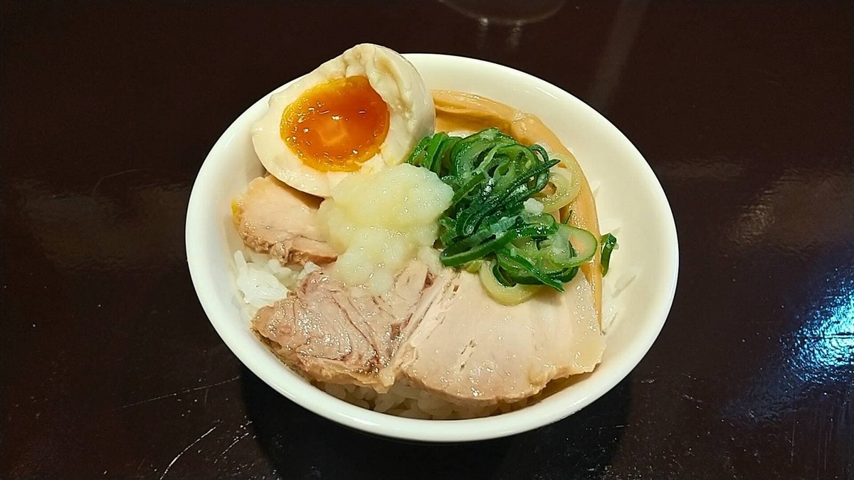 麺屋はじめ。ラーメンライスにするには少しおとなしいかな？