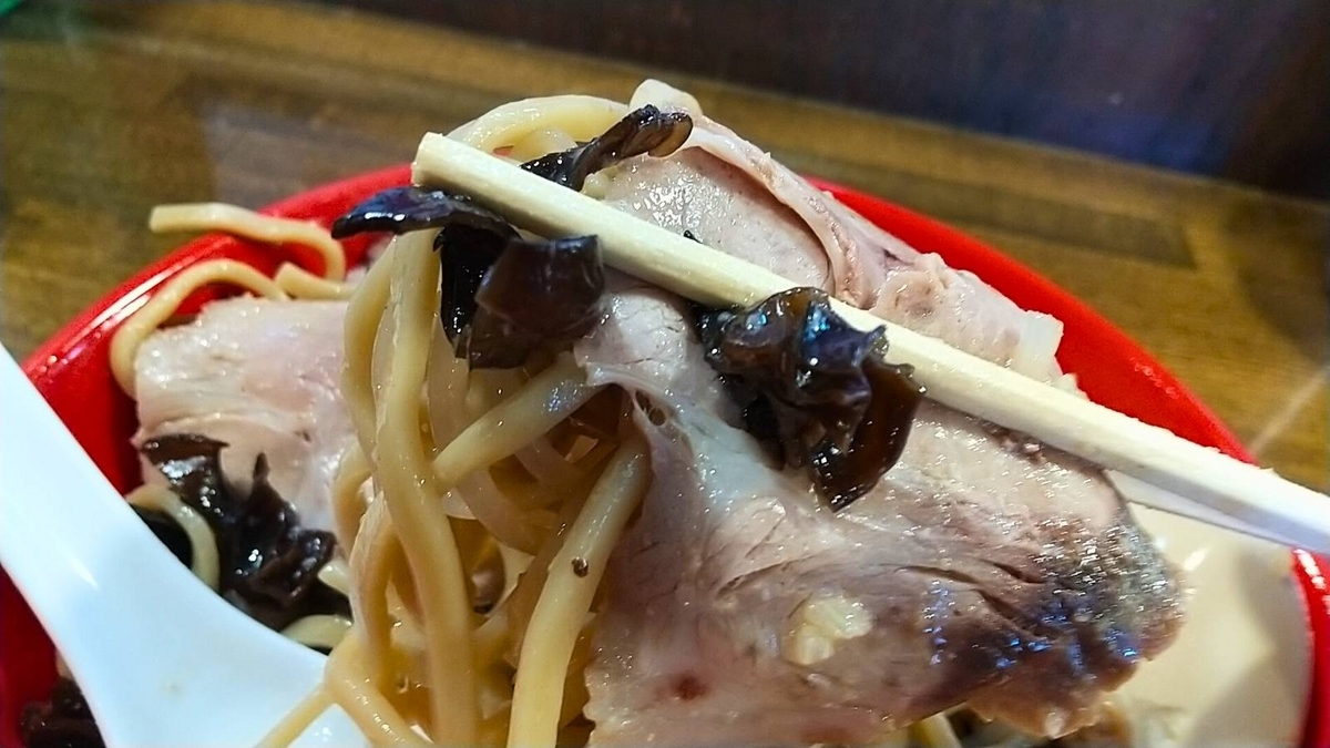 ラーメン男寿狼の二郎系ラーメン。病みつきになる美味さ！