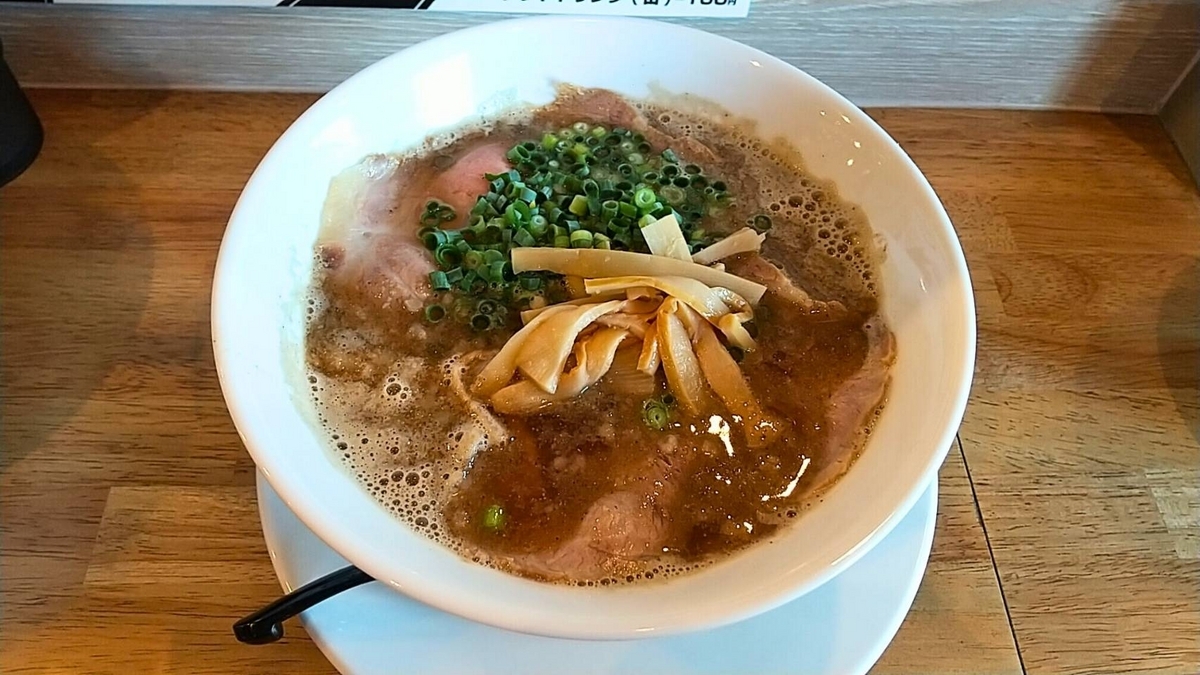 麺屋周（まこと）の背脂煮干中華がウマい！