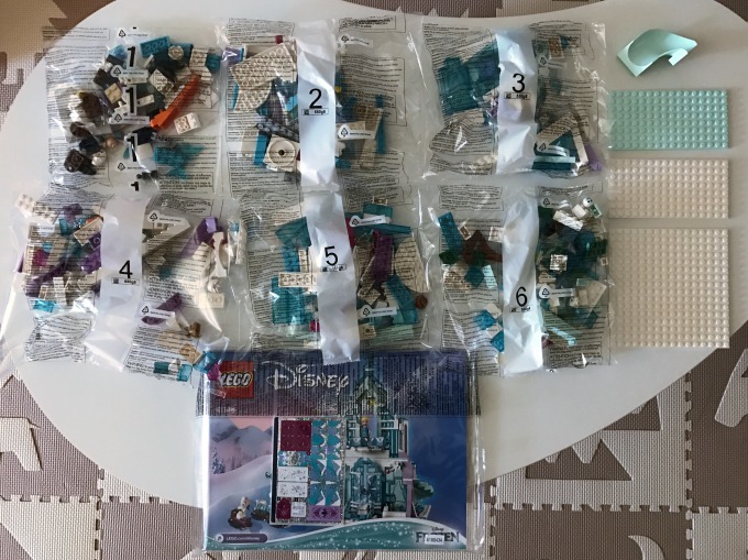 3歳の娘がlego ディズニー アナと雪の女王 アイスキャッスル ファンタジー を組み立てて遊んでみました Mum S The Word 新米ママの独り言