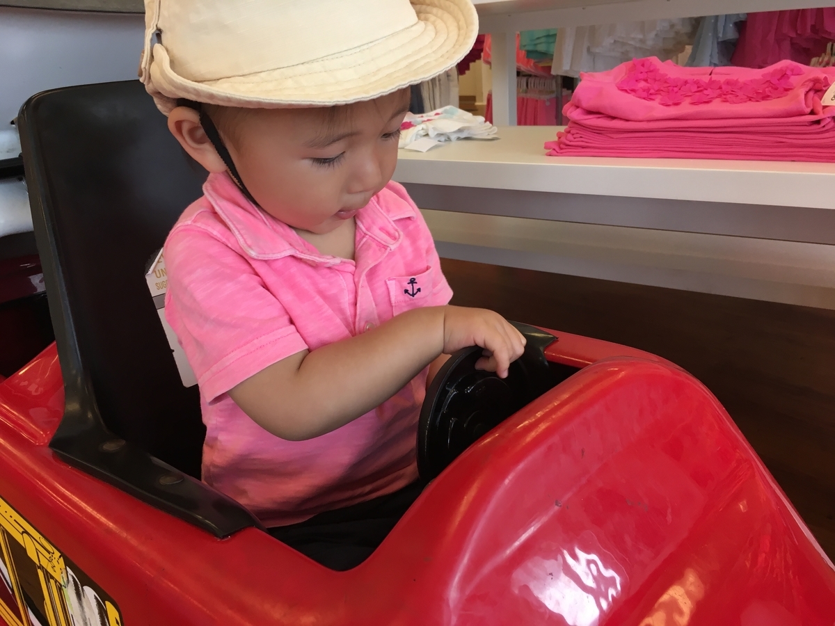 ハワイ旅行 子連れで行くワイケレアウトレットの強い味方!! f:id:alohalady:20190626223741j:plain