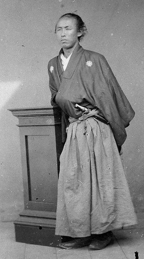 蔵出し品　秀甫　坂本龍馬　肖像画入　古い掛け軸　土佐　幕末の志士　明治維新　銘 明治維新 銘 古い掛け軸 暖まる 坂本龍馬 肖像画入