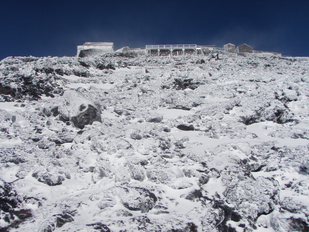 これが凍てついた厳かな富士山！ 11月に撮った写真（2009年