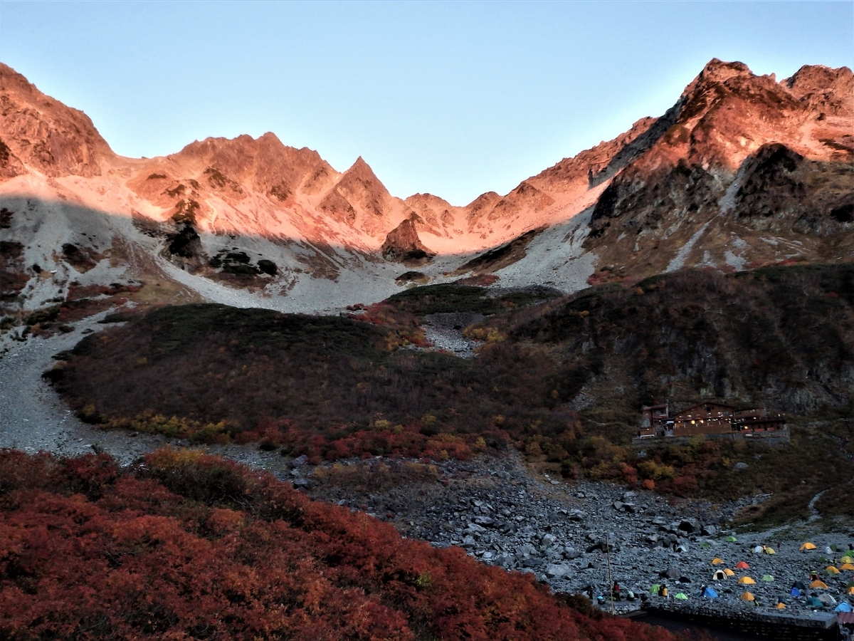解説】「登山」でふつうに使われる奇妙な「用語」の意味 - 北穂高岳で