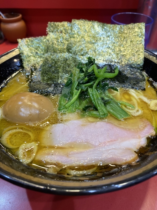 吉村家のラーメン、味玉