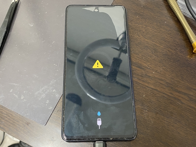 【ジャンク品】充電できない Galaxy A53 5G SCG15 充電する | Galaxy A53 5G SCG15 | オンラインマニュアル（取扱