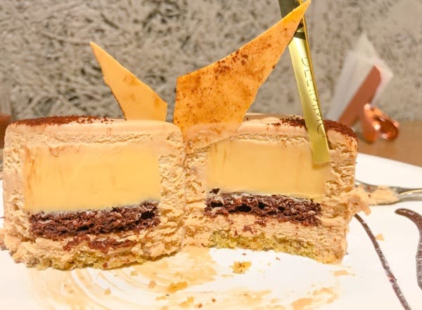 ミッドタウン日比谷 パティスリー＆カフェデリーモ ケーキ「デリーモ」の断面写真と感想ブログ