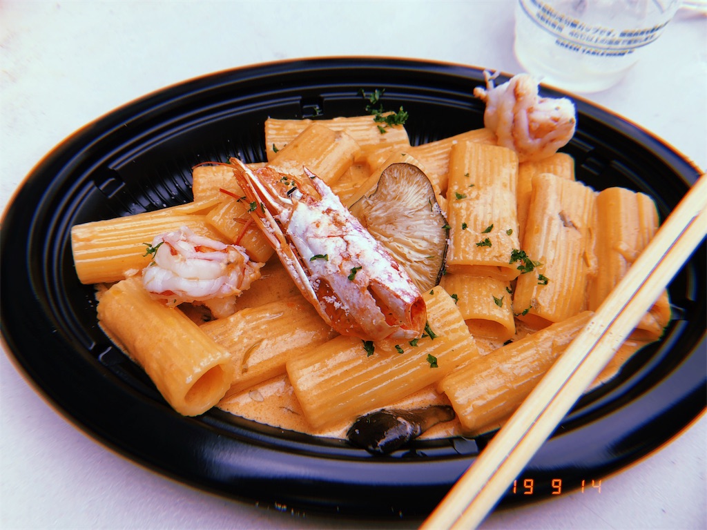 リガトーニ　海老とアワビ茸のクリームソース