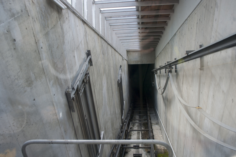 東山動植物園の斜めに移動するエレベーター