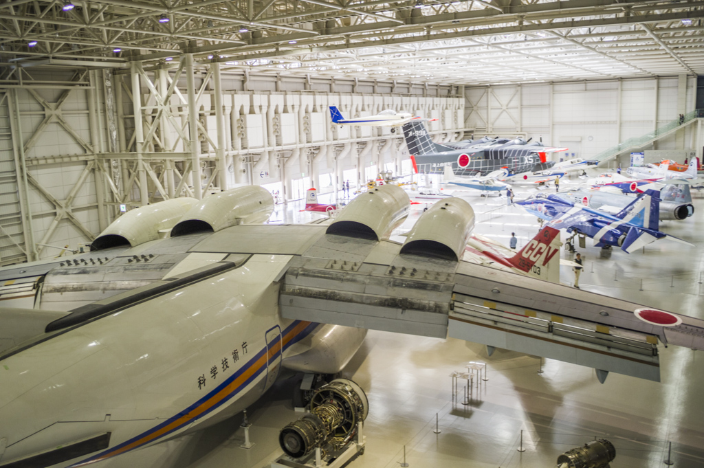 岐阜かかみがはら航空宇宙博物館の格納庫景色