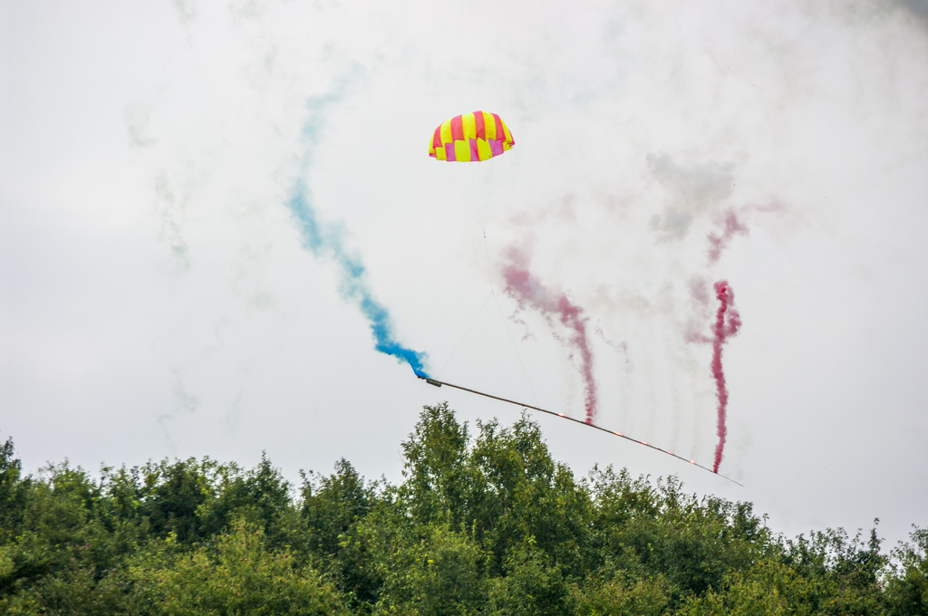 龍勢祭り パラシュート 落下傘 龍勢祭り パラシュート 落下傘
