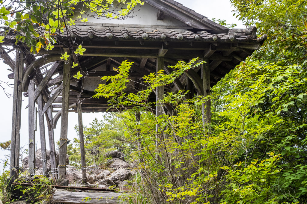鳳来寺山の天狗岩展望台