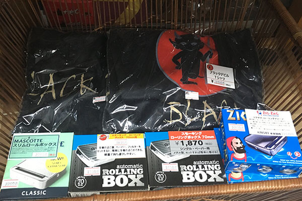 タバコブランドのグッズも ブラックデビルTシャツ