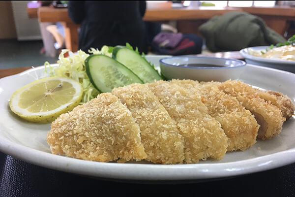 松浦の里 よってみん菜 とんかつ定食770円(税込)